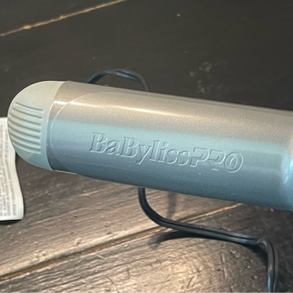 BaBybliss Pro Nano Titanium 1 1/4” Curling Iron - Picture 6 of 8